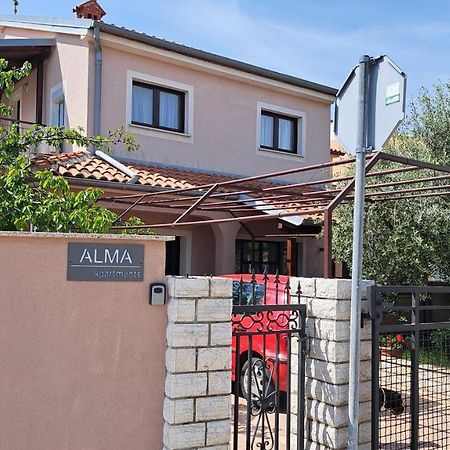Apartmani Alma Pola Esterno foto